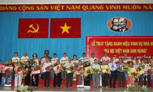 TP.HCM truy tặng danh hiệu Mẹ Việt Nam Anh hùng cho 831 bà mẹ